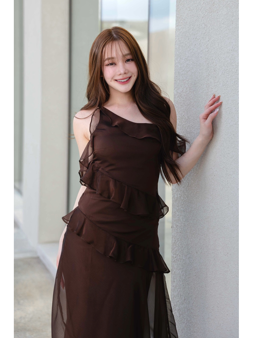 MARISE Dress เดรสไหมชีฟองเปิดไหล่ สวยเพรียว ใส่ไปงานแต่ง ดินเนอร์ คาเฟ่ มุมมองที่ 5