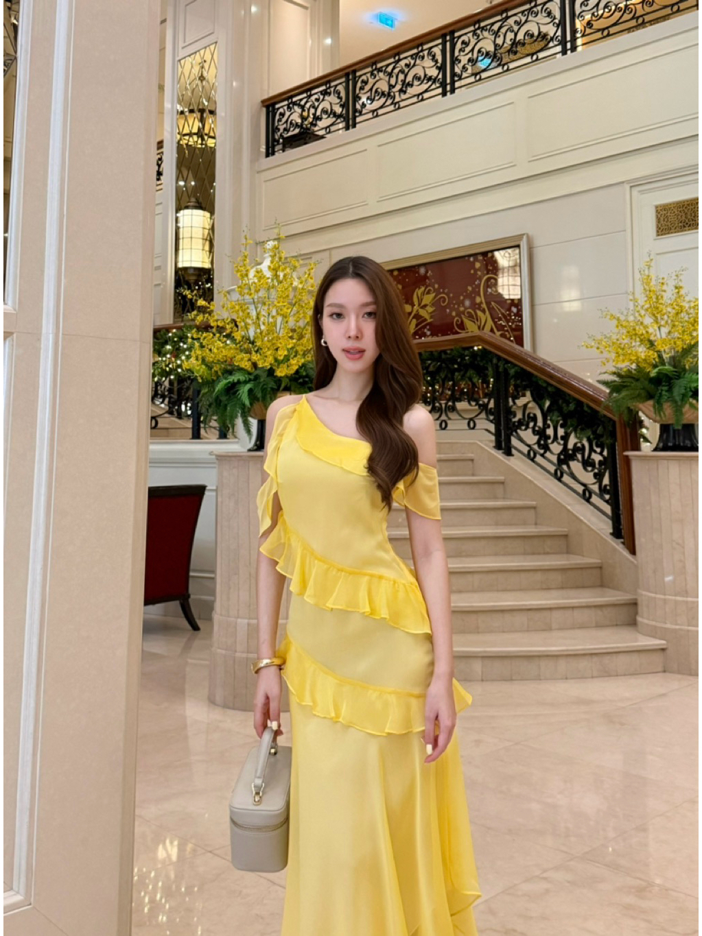 MARISE Dress เดรสไหมชีฟองเปิดไหล่ สวยเพรียว ใส่ไปงานแต่ง ดินเนอร์ คาเฟ่ มุมมองที่ 3