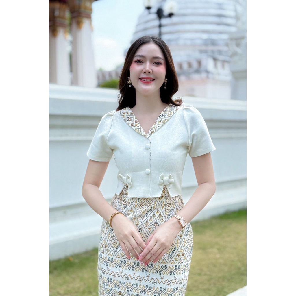 PIRA DRESS เดรสผ้าฝ้ายอัดกาวสีขาว แต่งกั๊ก เรียบหรู พรางพุงขายดี มุมมองที่ 3