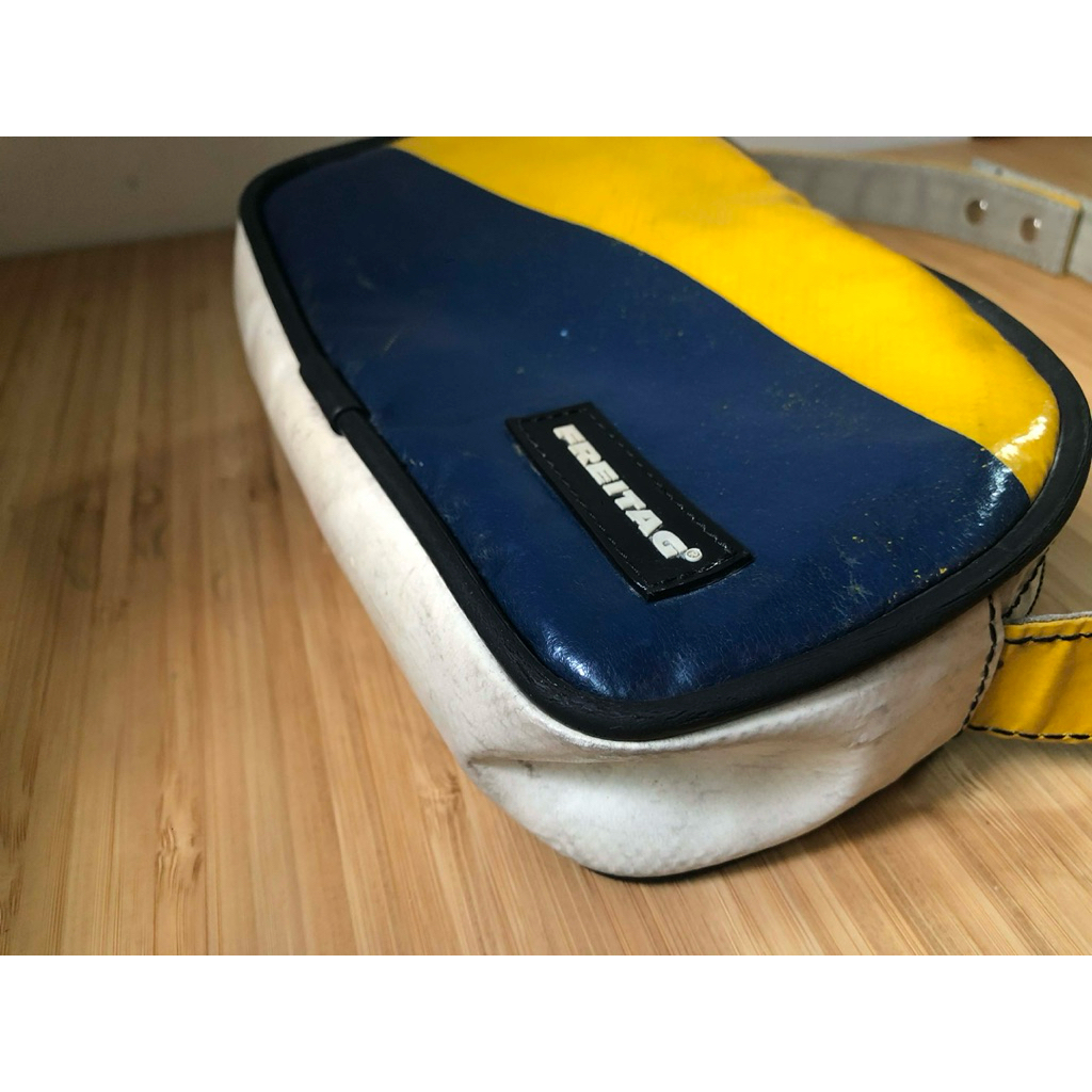 พร้อมส่ง - กระเป๋า FREITAG L01 - KELLY / Rare สี เหลือง - น้ำเงิน