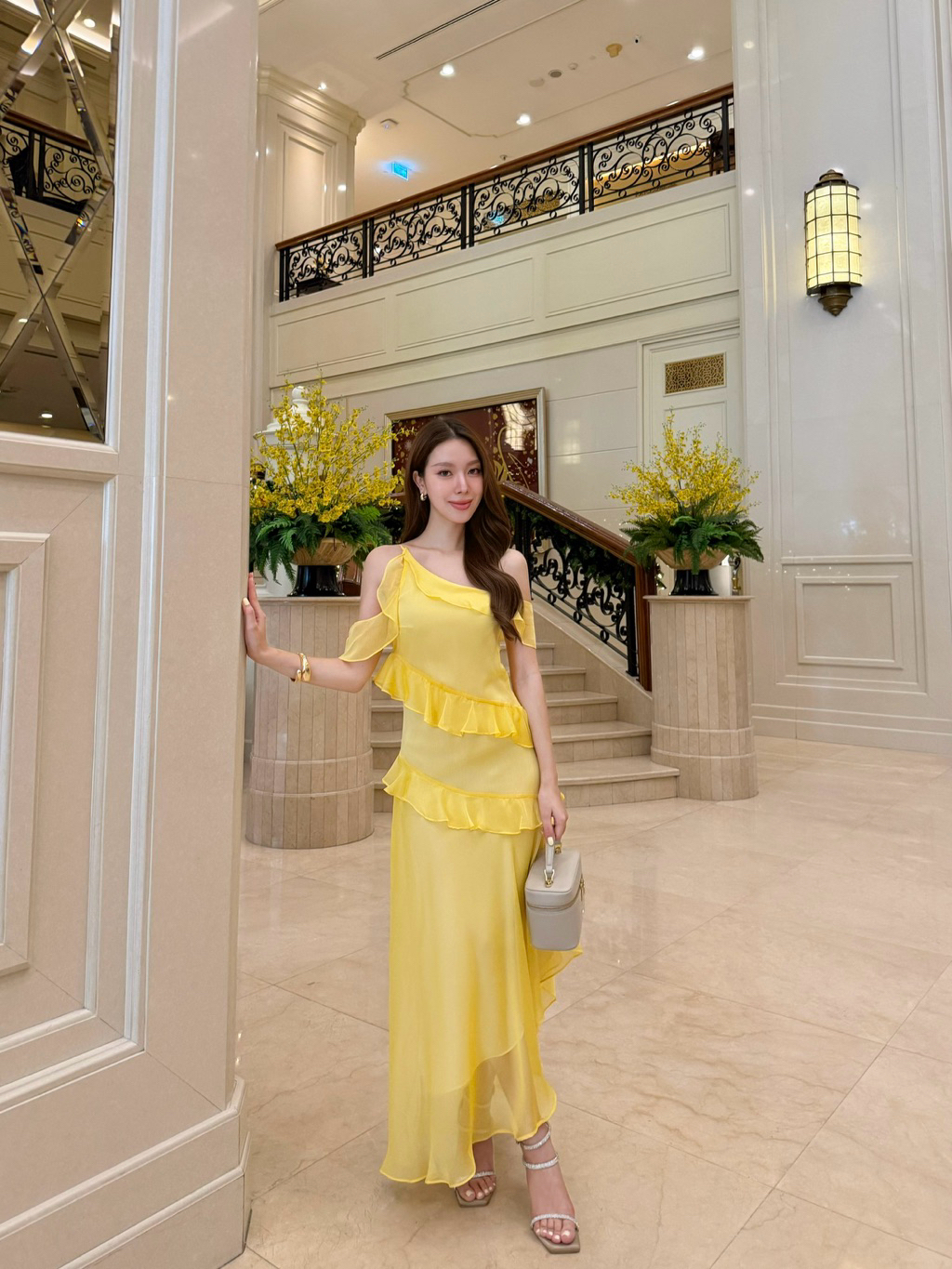 MARISE Dress เดรสไหมชีฟองเปิดไหล่ สวยเพรียว ใส่ไปงานแต่ง ดินเนอร์ คาเฟ่ มุมมองที่ 4