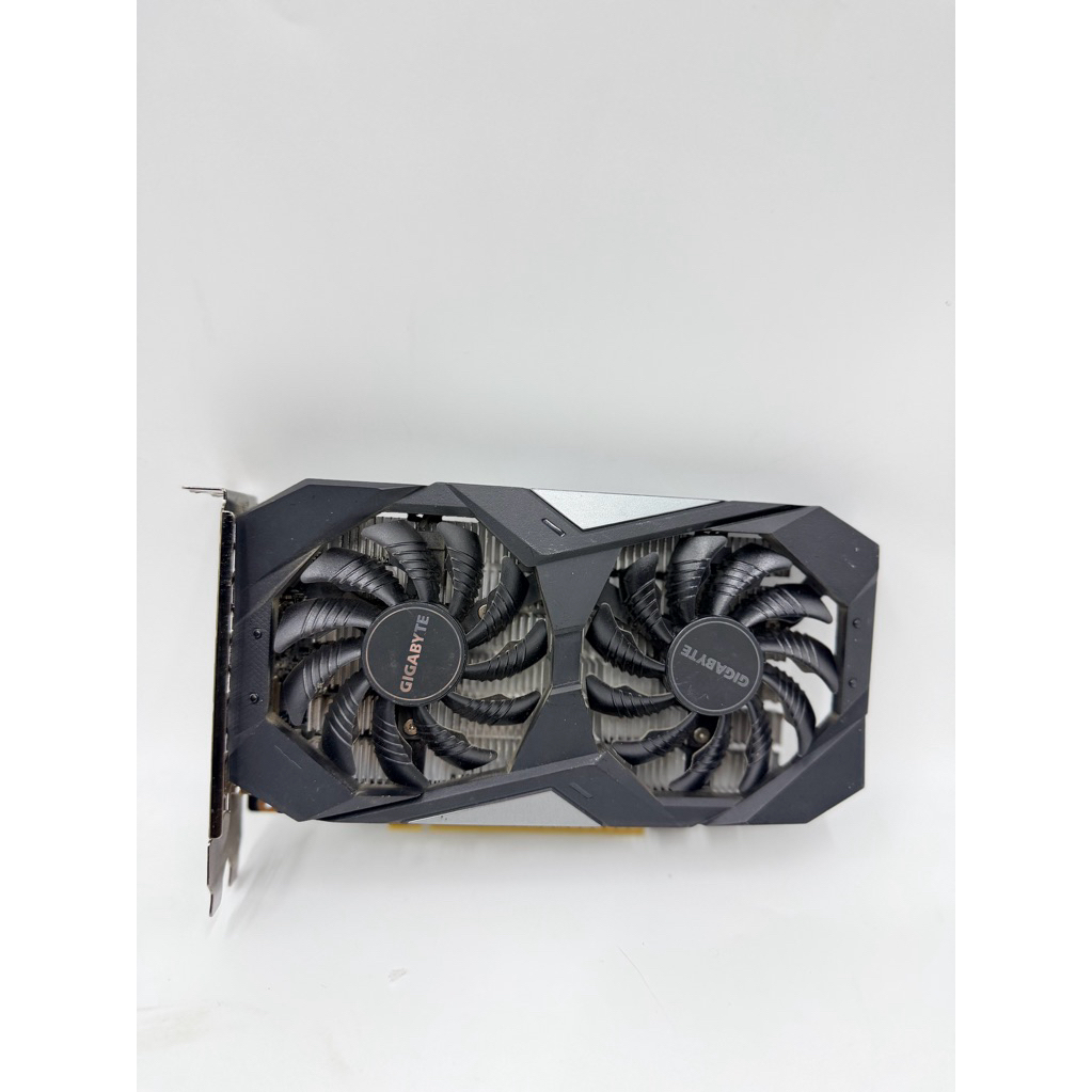 การ์ดจอ gtx1650,1050ti 4gbถ่ายจากภาพจริง ไม่ต้องต่อไฟเพิ่ม มีแต่ตัวไม่มีกล่อง