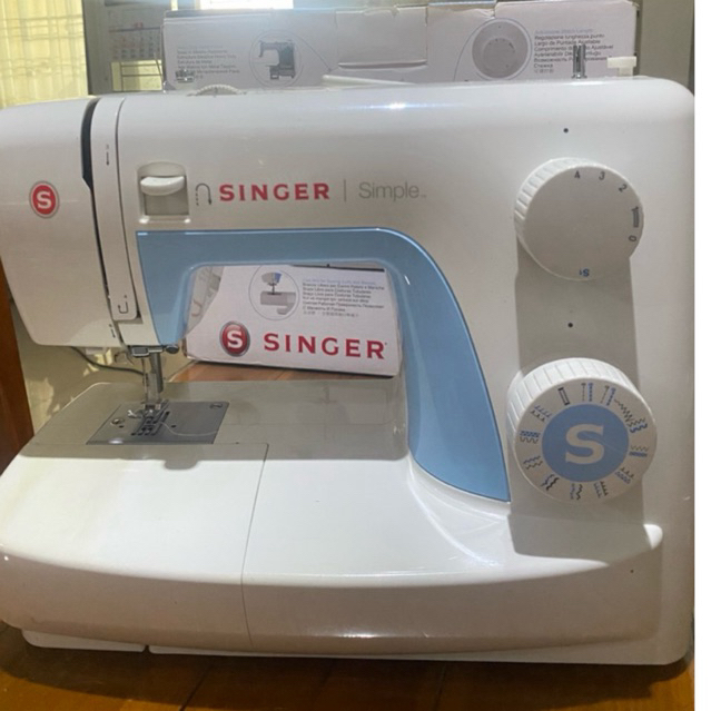 จักรเย็บผ้า Singer รุ่น 3221 (ของแถมเพียบ) มือสองใช้งานน้อยมากๆๆ ...