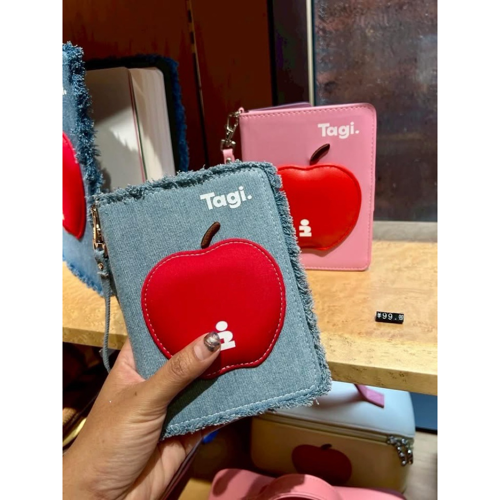 Tagi ทากิ แท้ กระเป๋าใส่หนังสือเดินทาง เข้าใหม่ ลายแอปเปิ้ล หลายช่อง ...
