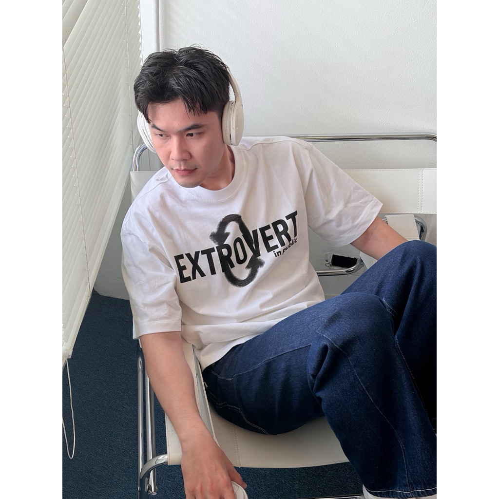 เสื้อ BOXY TEE ลาย EXTROVERT/INTROVERT | Shopee Thailand