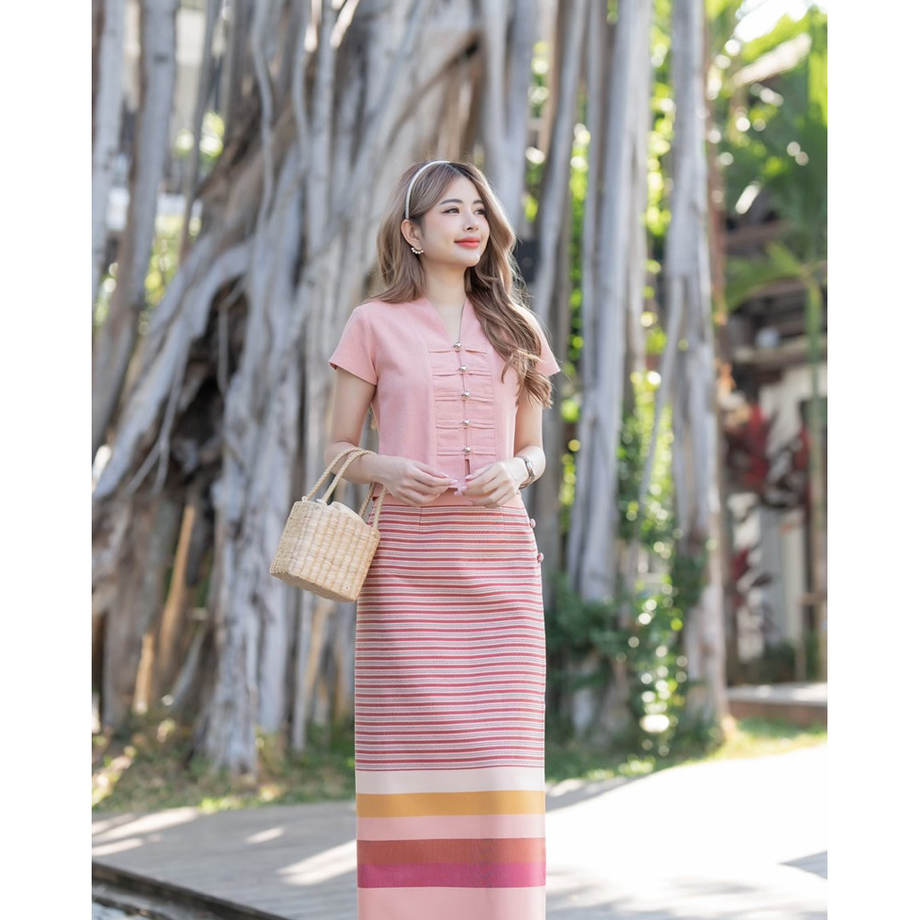 ชุดพื้นเมืองล้านนาสีชมพูนู้ด ผ้าฝ้ายนุ่มพริ้ว ใส่ทำงานงานบุญสวยหรู มุมมองที่ 4