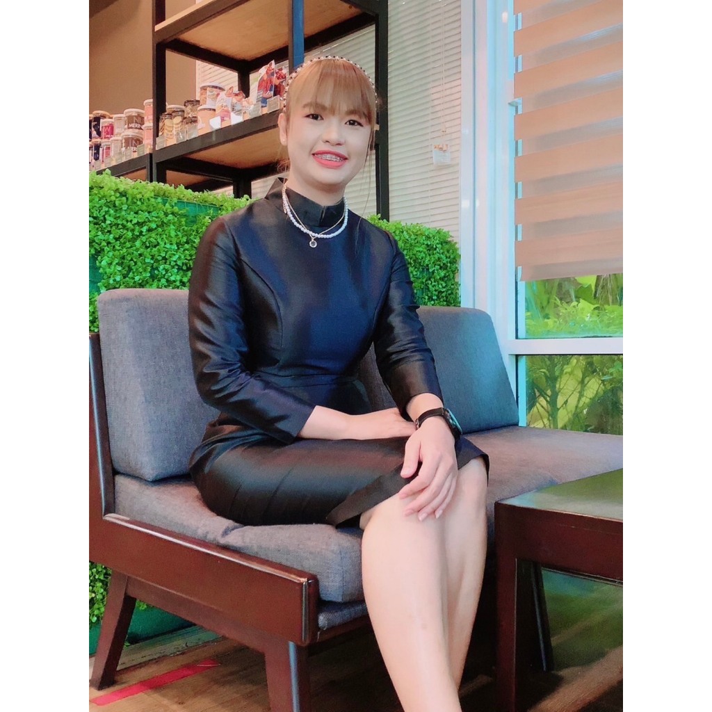 เดรสผ่าหลังไหมอิตาลี ชุดดำสุภาพไทยจิตรลดาประยุกต์ เรียบหรูดูแพง ไซส์ S-3XL มุมมองที่ 4