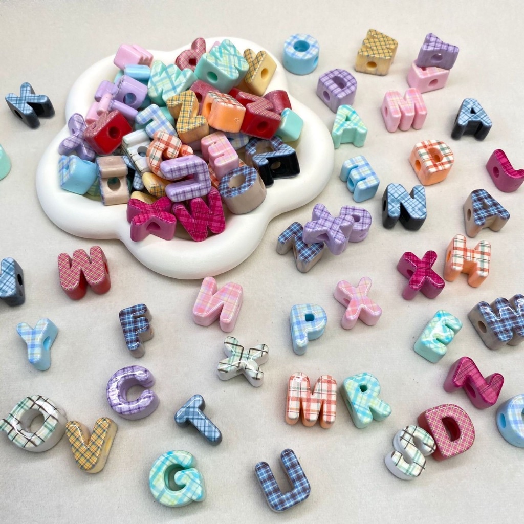 ลูกปัด ABC คระตัวอักษร รูร้อยใหญ่ลายสก็อต อุปกรณ์เสริมงานฝีมือ DIY ...