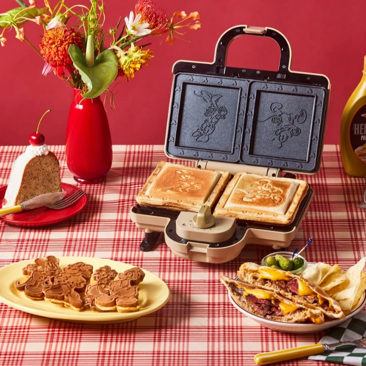 13. BRUNO x DISNEY Hot Sand Maker Double LIMITED EDITION เครื่องทำแซนวิช 220V