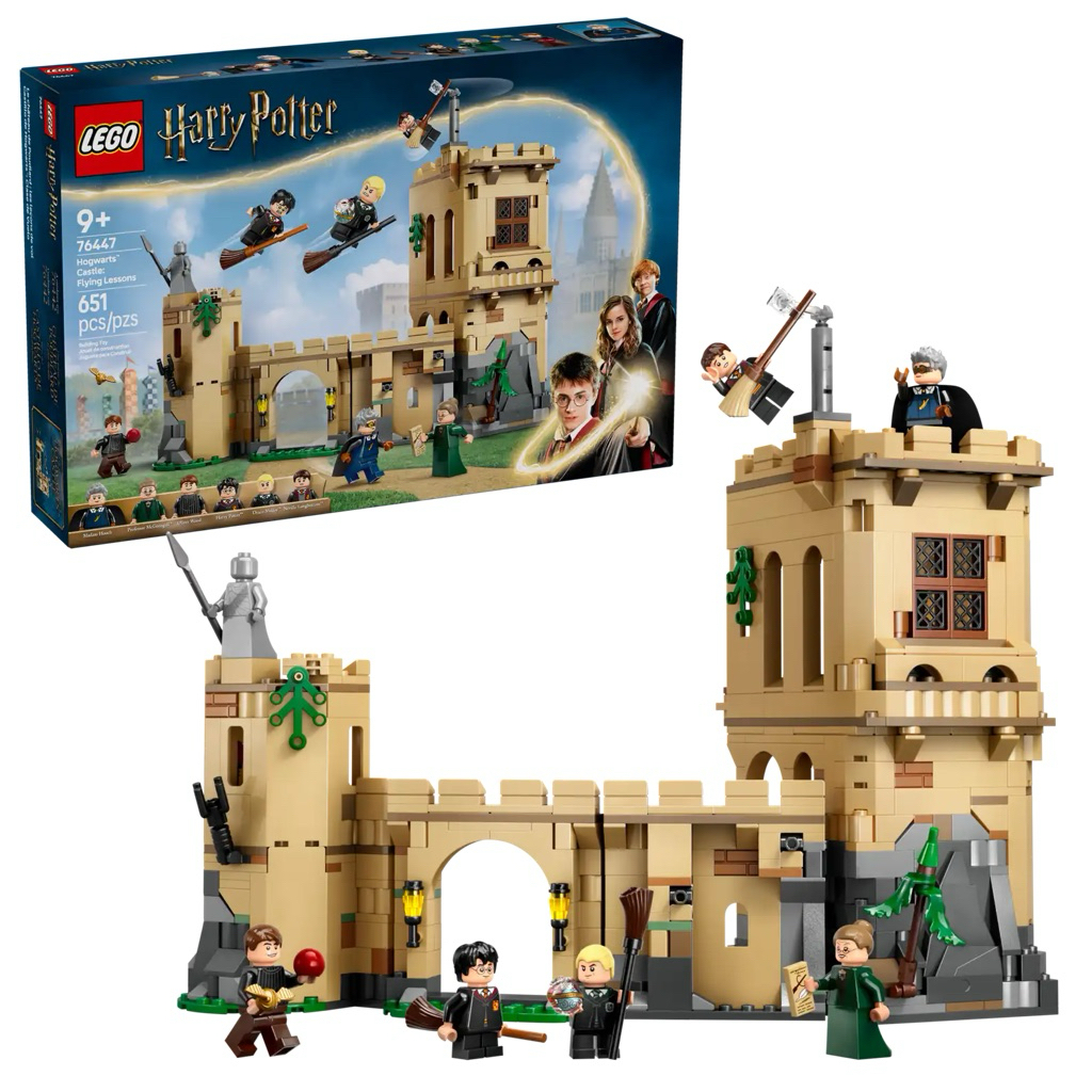 LEGO Harry Potter 76447 Hogwarts™ Castle: Flying Lessons (651 Pieces ...