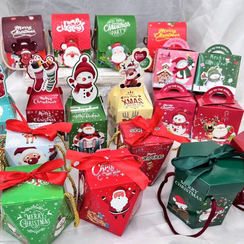 🍒🍒BH กล่องของขวัญคริสต์มาส ต้นคริสต์มาส พร้อมกระดิ่ง+สายทอง ใส่แอปเปิ้ล คุกกี้ รวมแบบ พร้อมส่ง