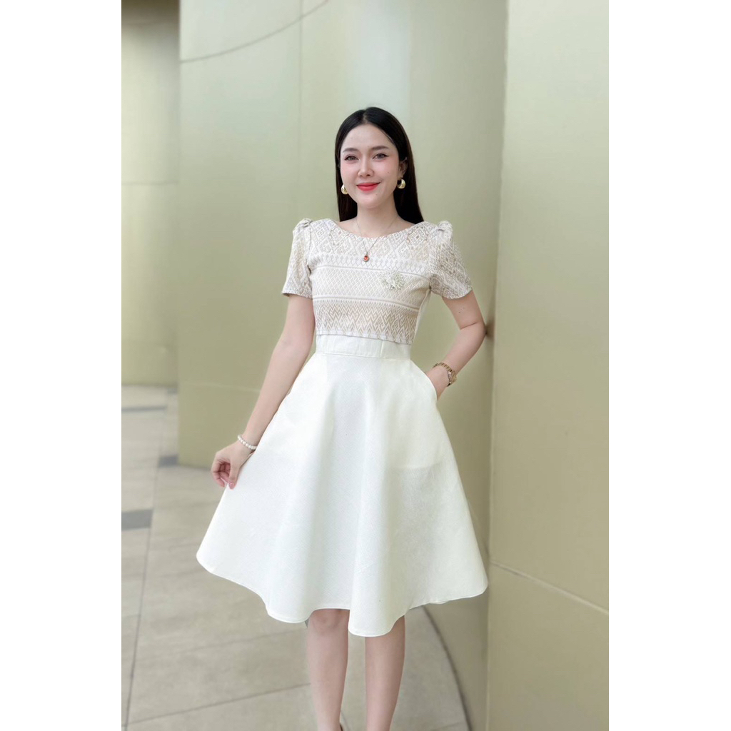 ชุดเดรสผ้าฝ้ายอัดกาว PIRA DRESS สีขาว งานน่ารัก ตรงปก คุณภาพดี มุมมองที่ 2