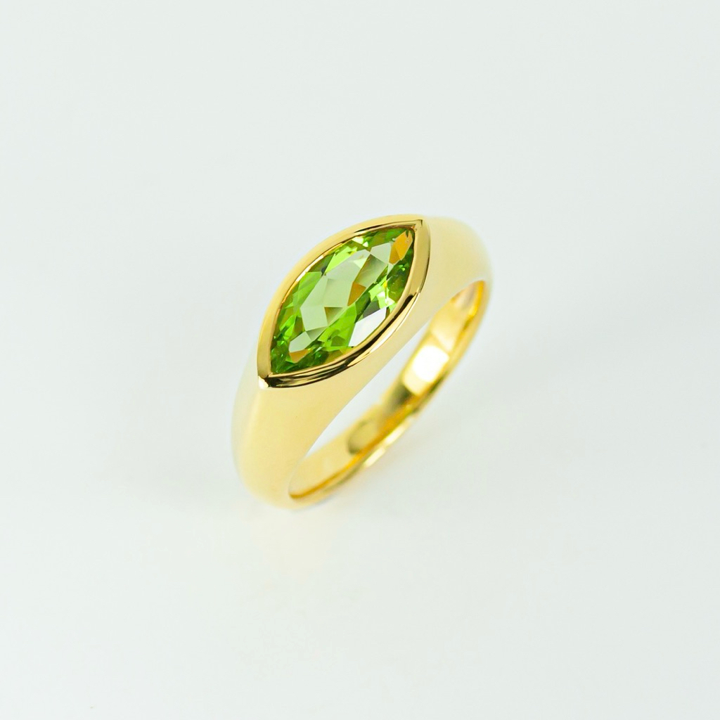 แหวนพลอยเพอริดอท ทรงมาคี รับประกันพลอยแท้ ตัวเรือนเงินแท้ Peridot ...