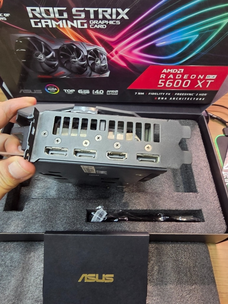การ์ดจอ ASUS ROG STRIX RX 5600 XT 6GB GDDR6 มือสอง สภาพสวย ครบกล่อง ...