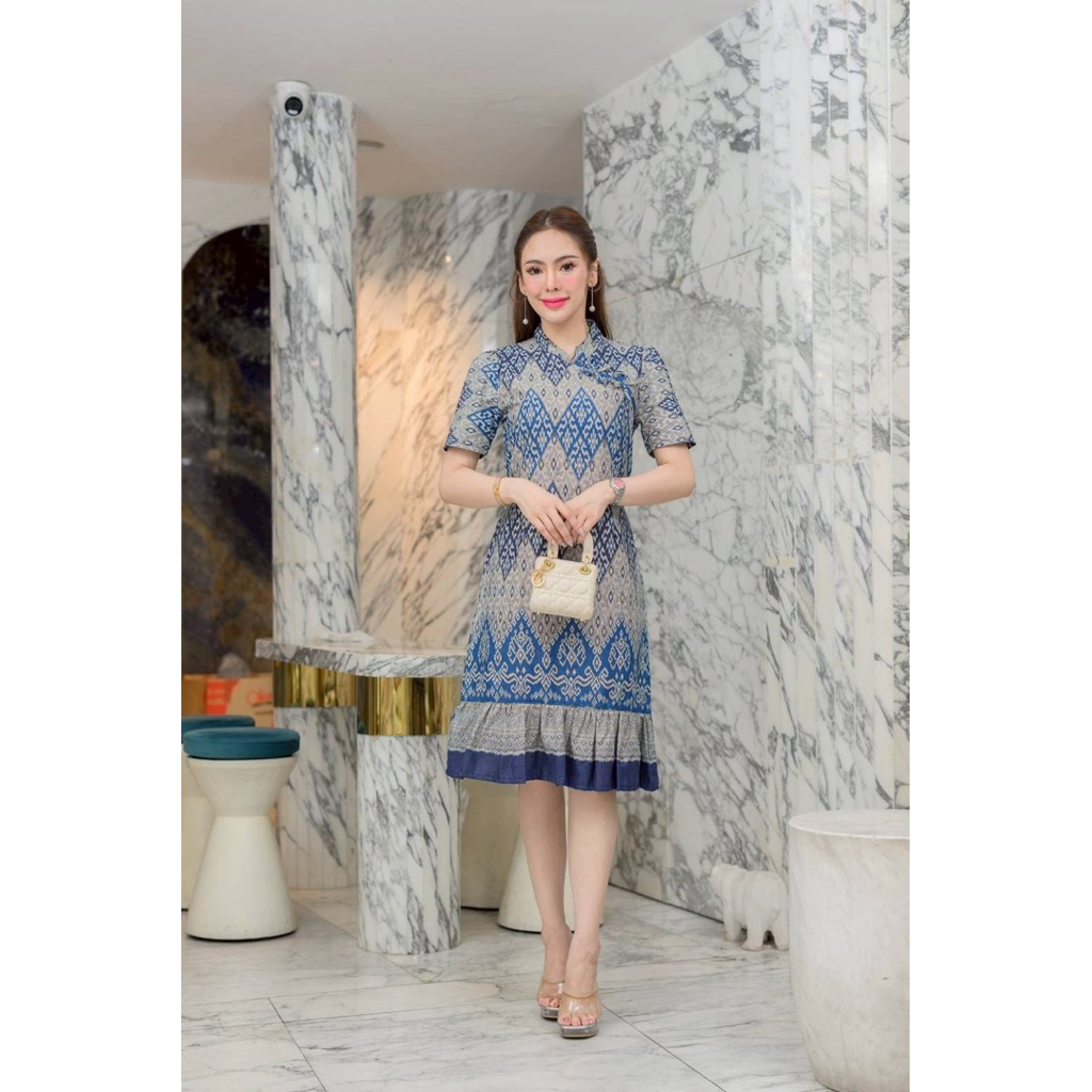 เดรสคอจีนผ้าไทยแต่งโบว์ ระบายสวย ใส่ทำงาน รับปริญญา ผ้าฝ้ายคุณภาพดี มุมมองที่ 4