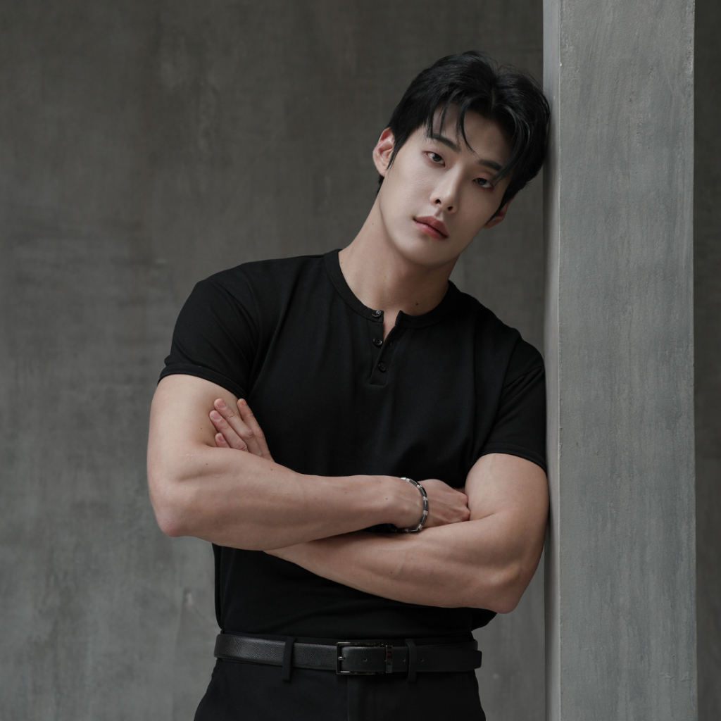 DANDY COSMO |เสื้อยืด Muscle Fit รุ่นกระดุมหน้า HENRY NECK ON CLOUD ...