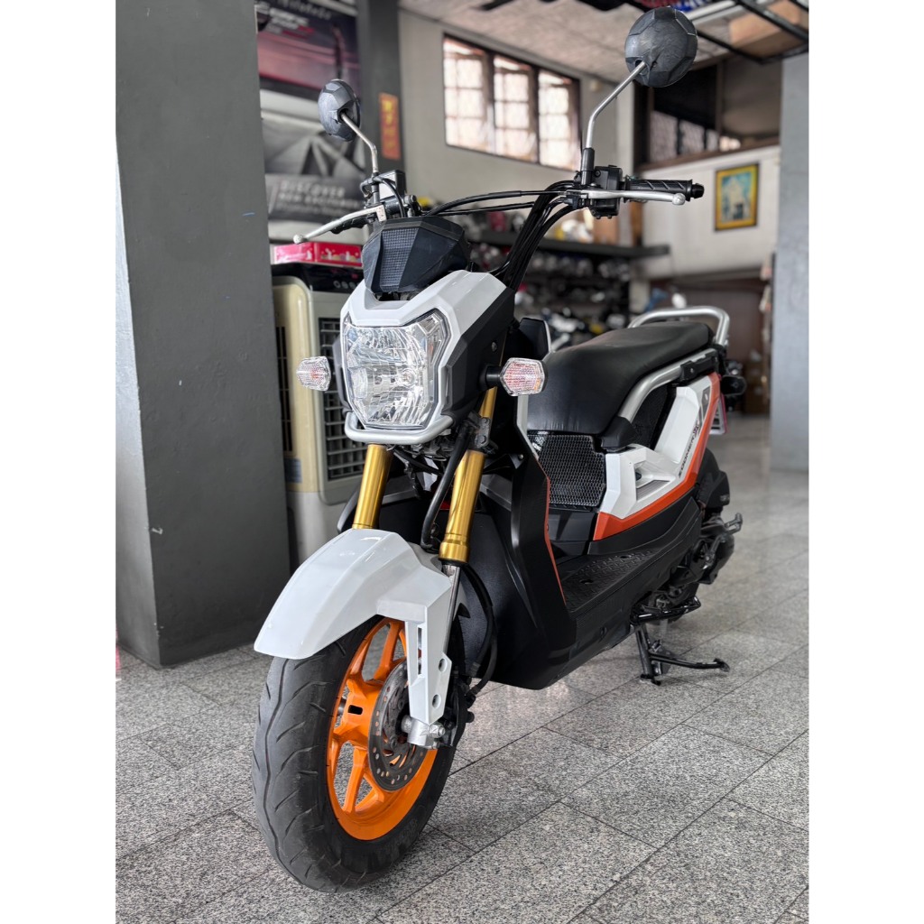 2-honda-zoomer-x-2016