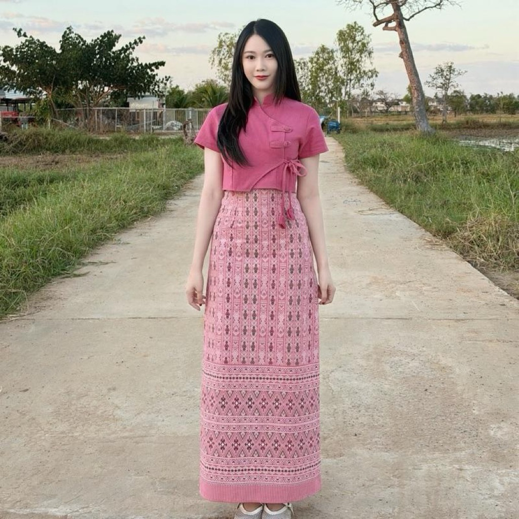 เซตผ้าไทย TANTANOD TL29 เสื้อล้านนากระโปรงทรงสอบ ผ้าฝ้ายพิมพ์ลาย มุมมองที่ 6