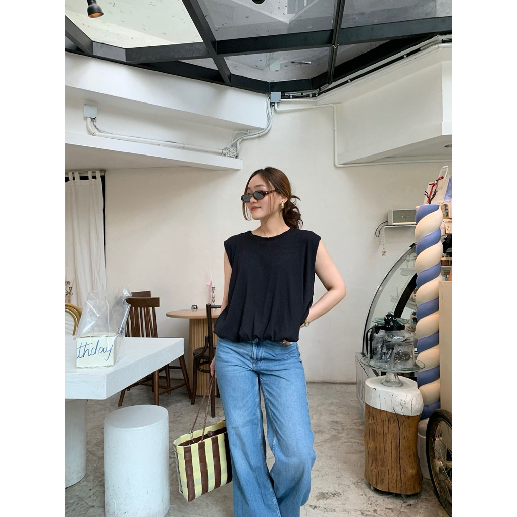 Charlotte irony | Balloon Sleeveless Top