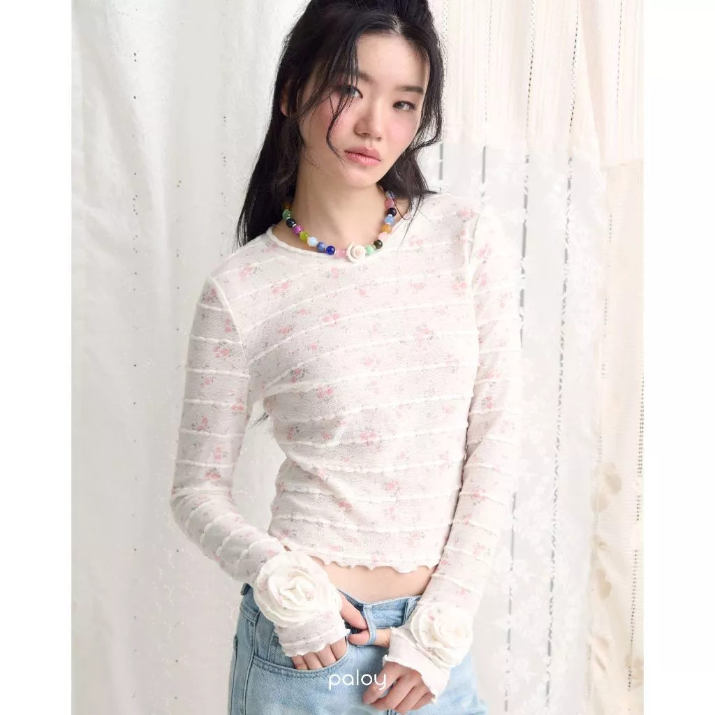 รีวิว Paloy PL2360 Camellia Top เสื้อแขนยาวแต่งดอกคามิเลีย ใส่แล้วดูแพงแบบไม่ต้องพยายาม (camellia พัน ทิป) 2