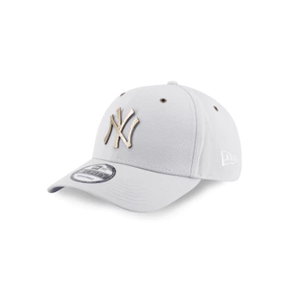 หมวกแก๊ป New Era รุ่น New York Yankees Hammered Metal Badge Silver Snow 9Forty Cap