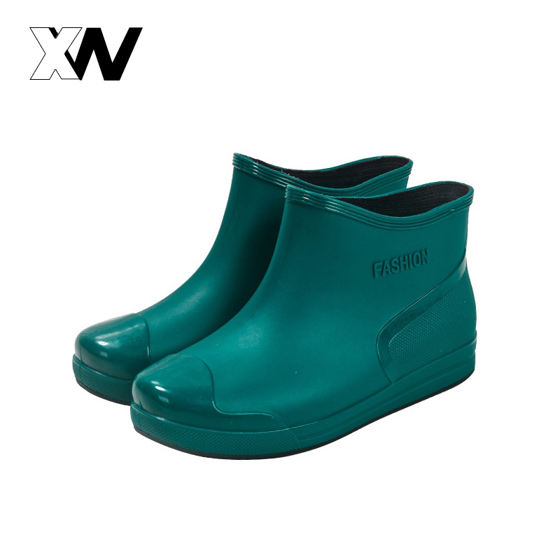 XWbrand  รองเท้ากันฝนผู้หญิง ทรงสั้นแฟชั่นใส่ลุยได้ วัสดุยางกันน้ำกันลื่น พื้นนุ่มเหมาะได้หลายโอกาส พร้อมส่งจากไทย