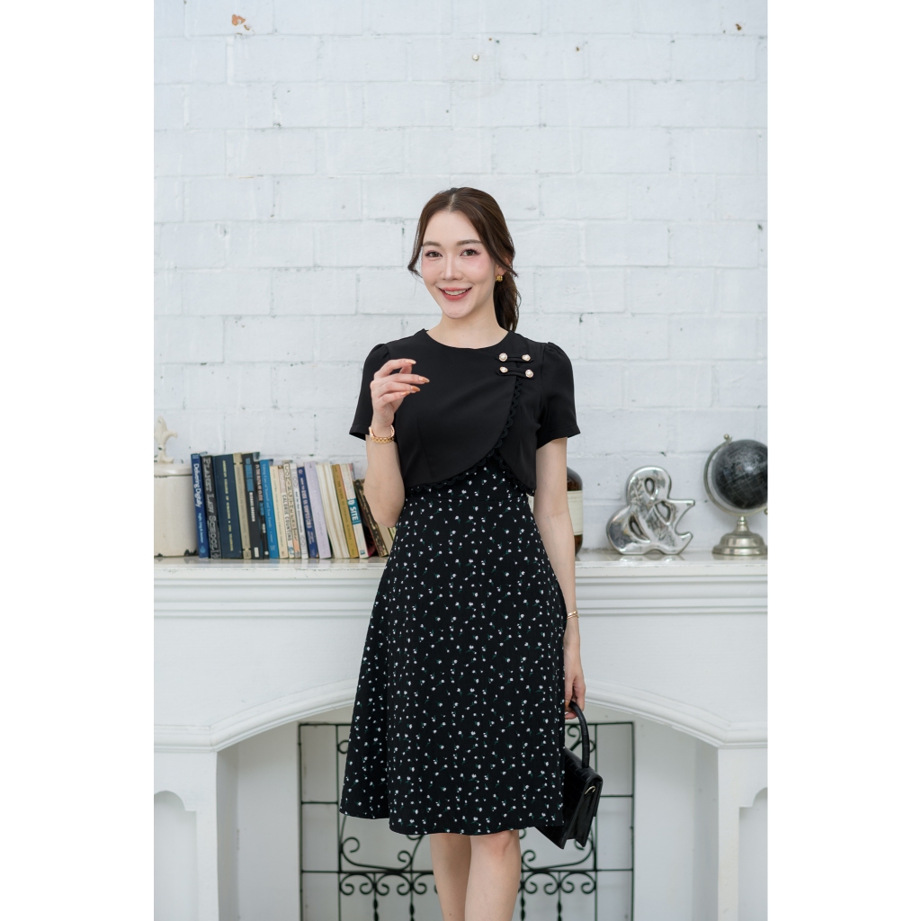 เดรสกั๊กลูกไม้ลายดอก Phawi ทรงสวยเรียบหรู ใส่แล้วดูแพง มุมมองที่ 3