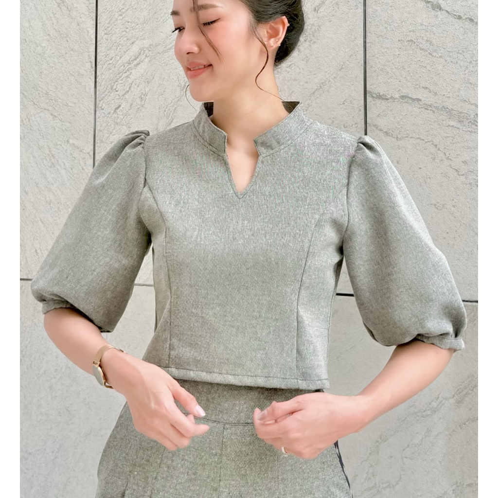 เซตผ้าไทยอัดกาวพรีเมี่ยม เสื้อคอจีนวีแขนตุ๊กตา กางเกงเอวสูงจีบหน้าพรางพุง มุมมองที่ 2