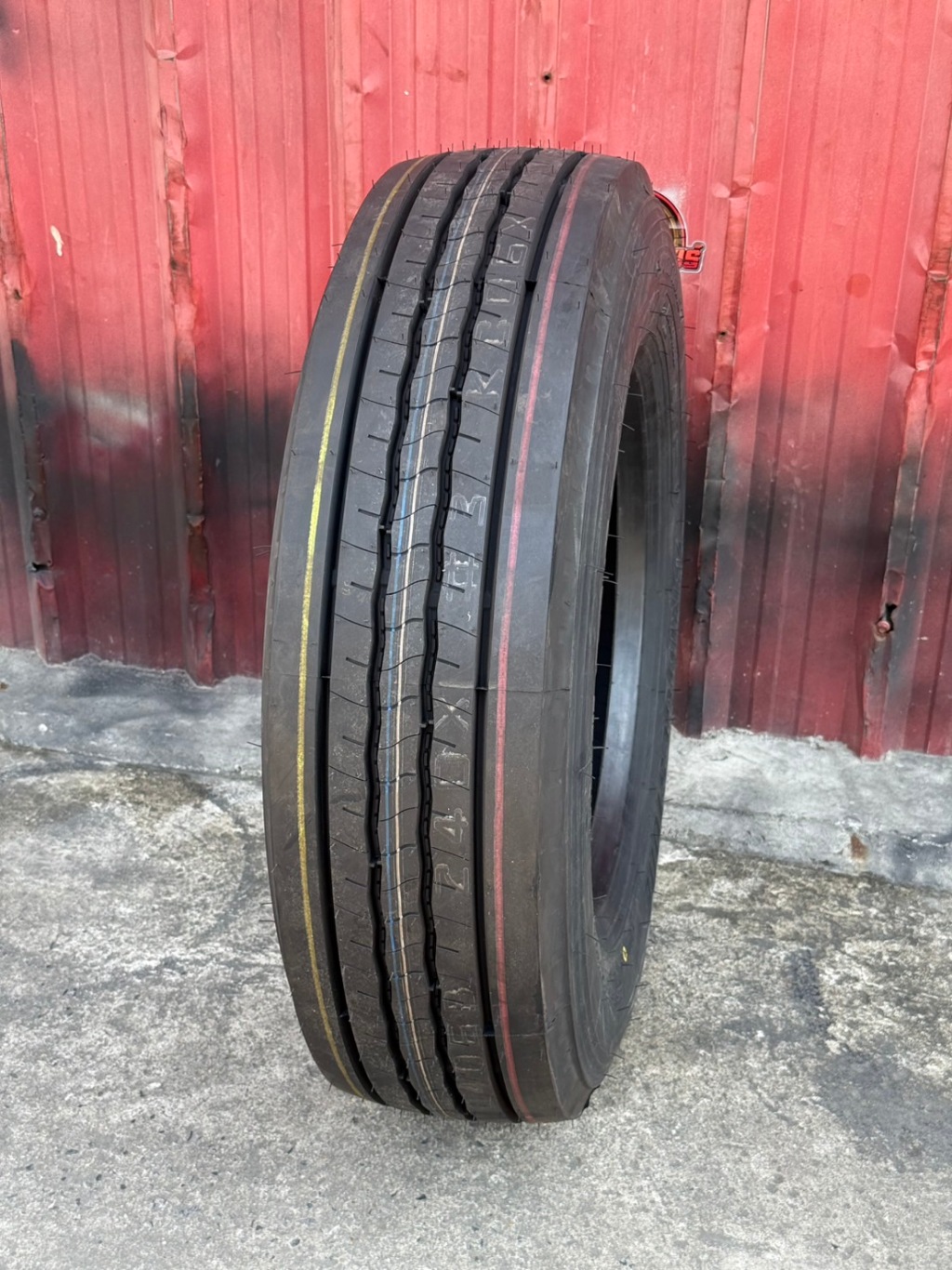 ยางบรรทุกบริสโตน Bridgestone รุ่น V-STEEL RIB R156 ขนาด 215/75R17.5 ยาง ...