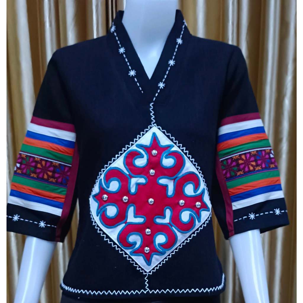 เสื้อผ้าใยกัญชง คอวี สีดำ ลายดอกเมี่ยน (Size 36) | Shopee Thailand