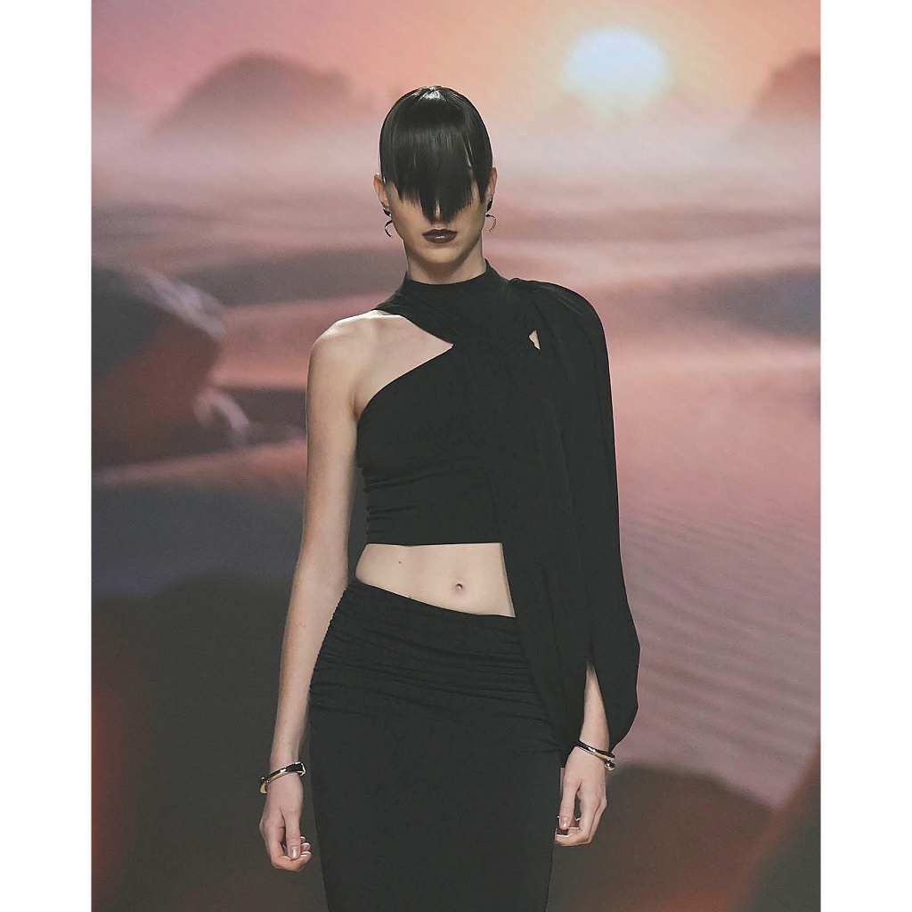 NICHP : The Silent Flow Collection : Evira top ผ้ายืด เปิดไหล่ข้าง (Pre-order 3-4 week)