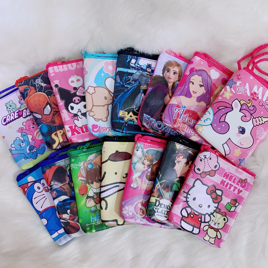 กระเป๋าคล้องคอใส่เหรียญลายน่ารักๆ มีเชือกสำหรับคล้องคอ ขนาด 8*11 ซม.