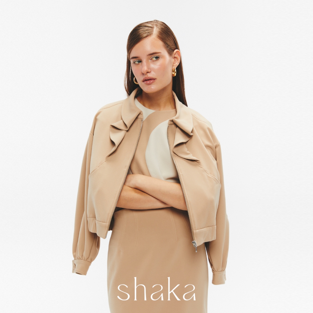 Shaka SS25 Aurora Collar Jacket แจ็คเก็ตจั๊มเอว  ดีไซน์ปกเป็น curve (KHAKI) JK-8250220