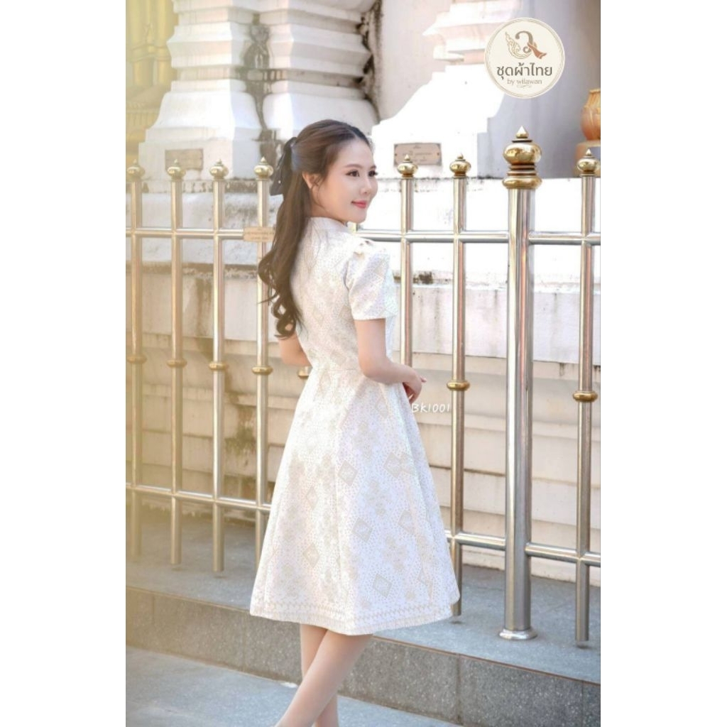 เดรสผ้าทอแพรมุก คอจีน หรูแพง กระโปรงย้วย 8 ชิ้น ซิปซ่อนหลัง มุมมองที่ 4