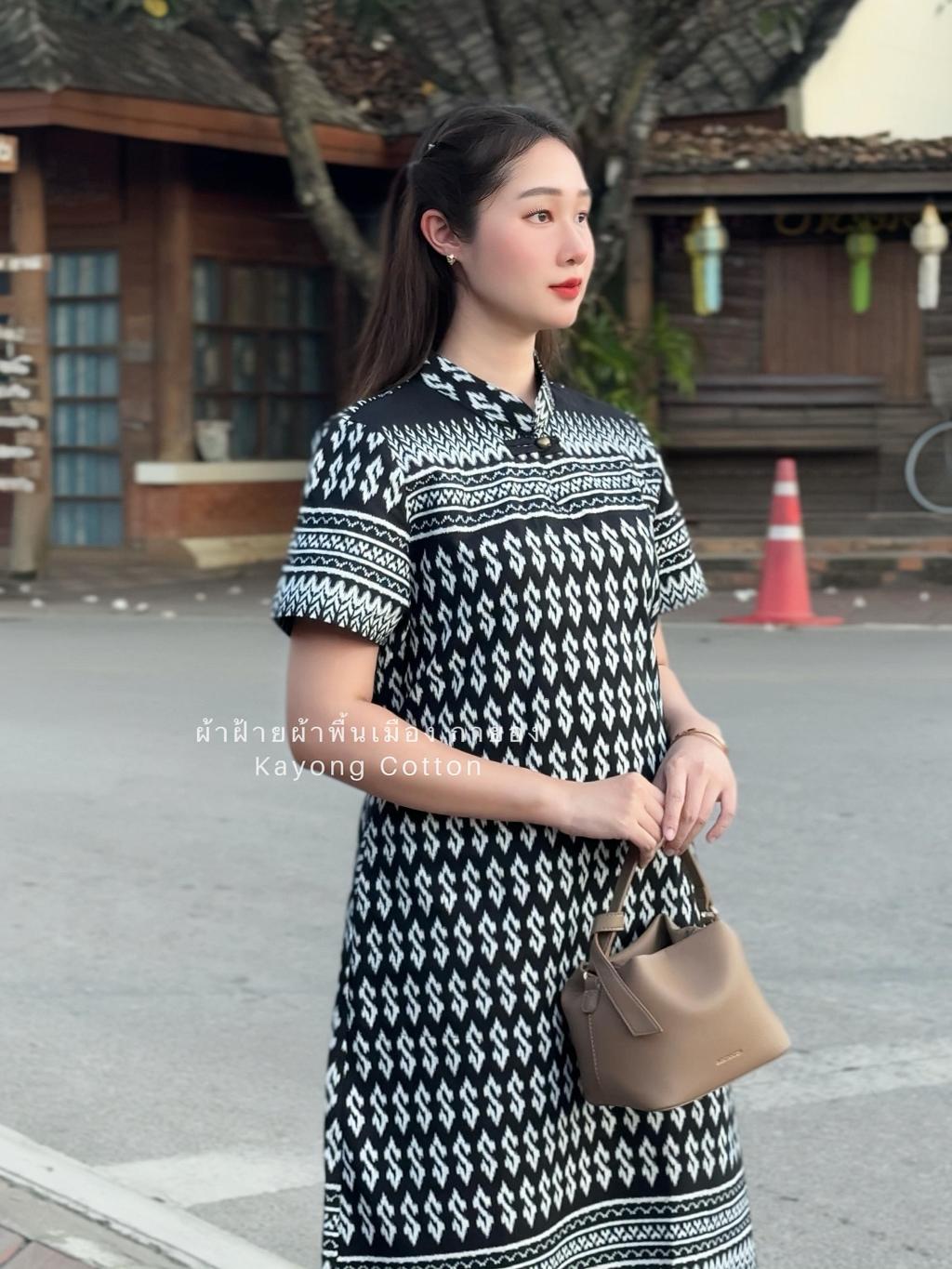 เดรสลายขอพระราชทาน ผ้าฝ้าย ทรงเอไซส์ฟรี ใส่ได้ทุกไซส์ พรางพุงสวย มุมมองที่ 5