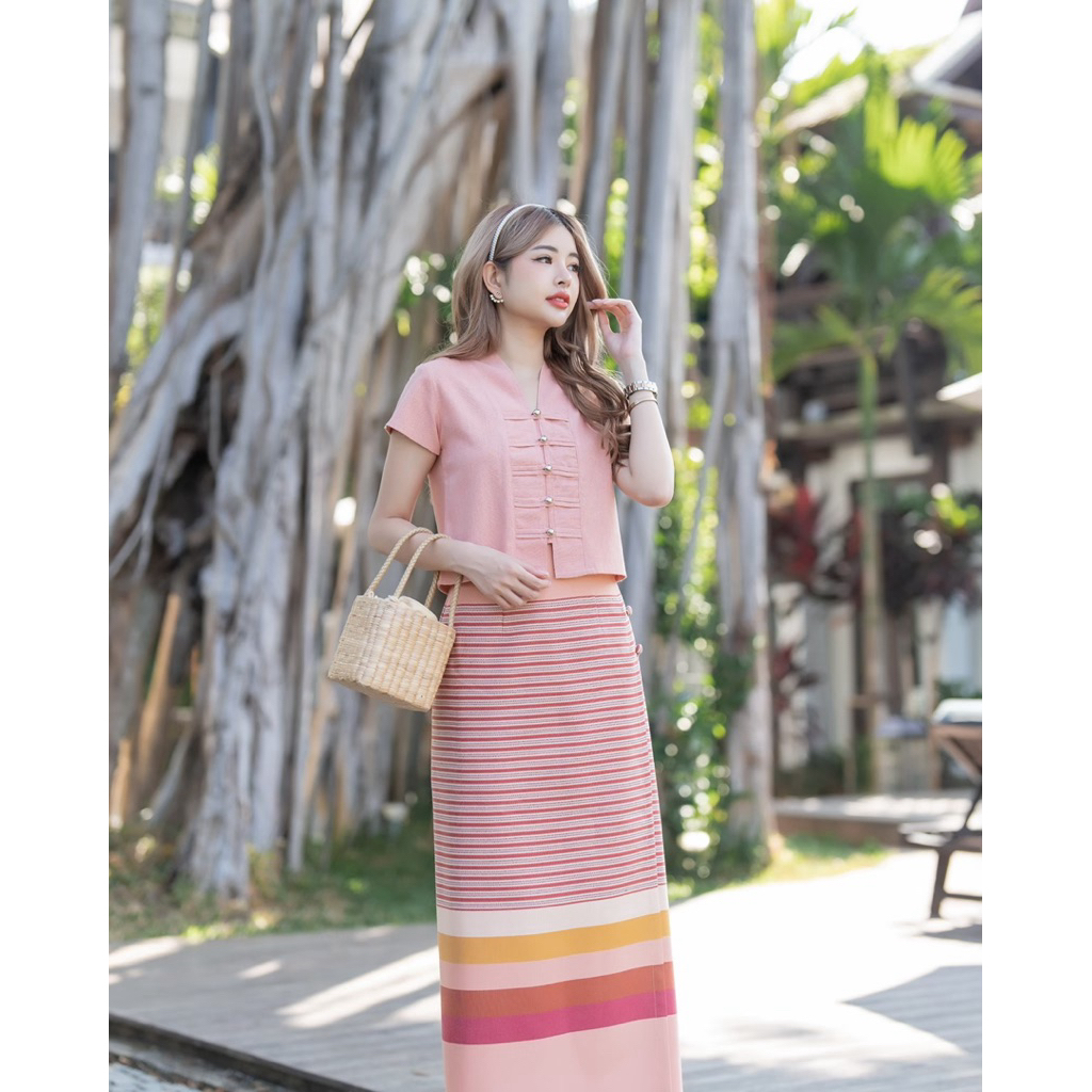 ชุดพื้นเมืองล้านนาสีชมพูนู้ด ผ้าฝ้ายนุ่มพริ้ว ใส่ทำงานงานบุญสวยหรู มุมมองที่ 3