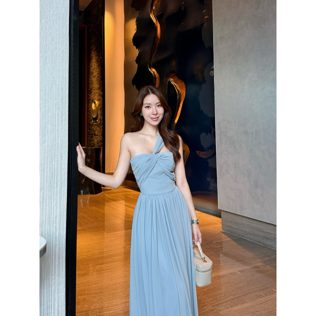 Tiana Maxi Dress ชุดเพื่อนเจ้าสาว ดูแพงผอมสูง เรียบหรูซอฟต์กลาม✨ มุมมองที่ 3