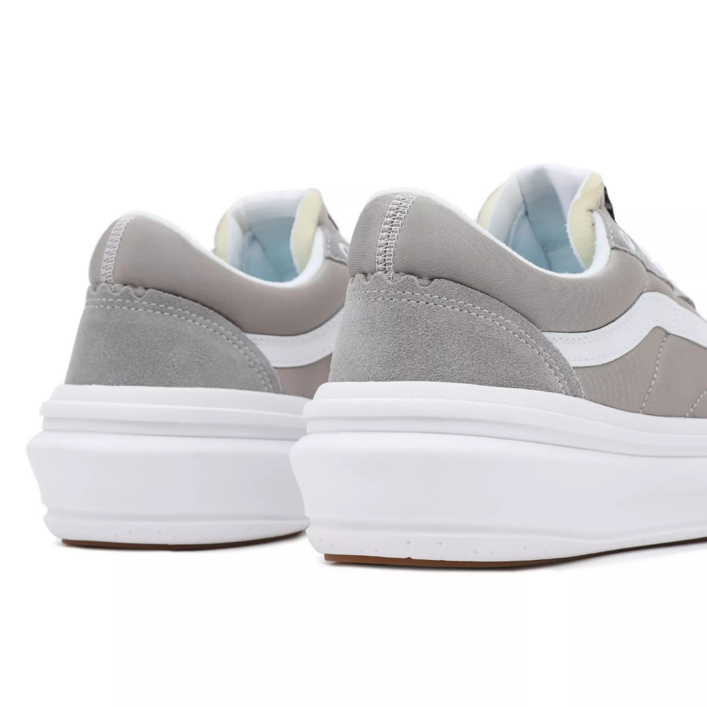 Grรฅ vans shop old skool