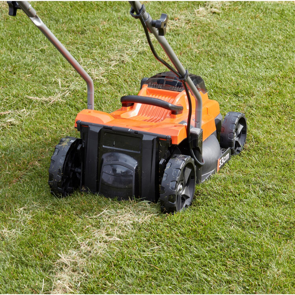 Black & Decker รุ่น BCMW33184L2-QW รถตัดหญ้าไร้สาย 18V ครบชุด พร้อมแบตเตอรี่ 4ah x 2 ก้อน