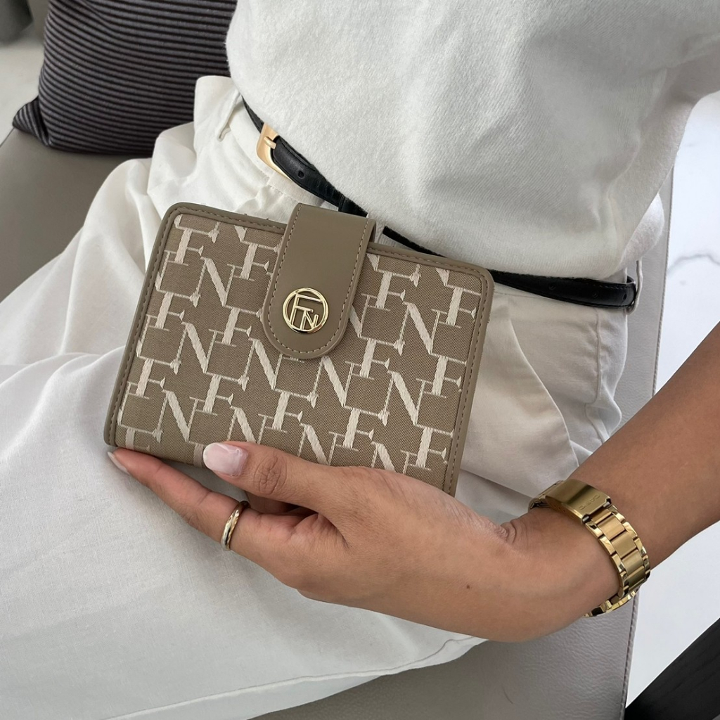 FN BAG NEW CLASSIC รุ่น LEILA MEDIUM WALLET 1308-24088 | Shopee Thailand
