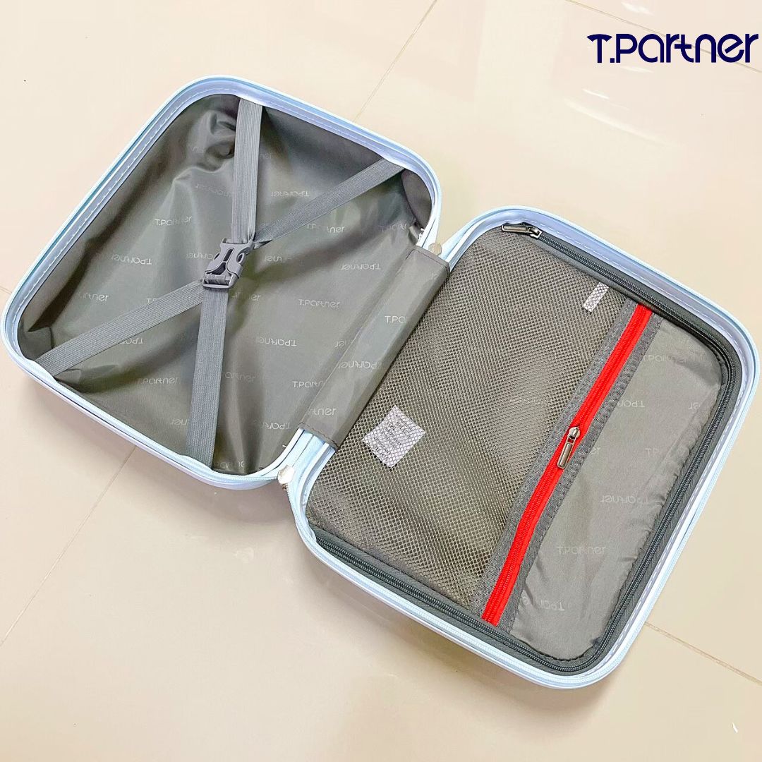 Tpartner รุ่น Wave Series กระเป๋าเดินทาง PP100% น้ำหนักเบาพิเศษ ดีไซน์ลายคลื่น มีให้เลือกหลายขนาดและสีสัน พร้อมระบบ TSA Lock และล้อคู่ลื่น 360 องศา