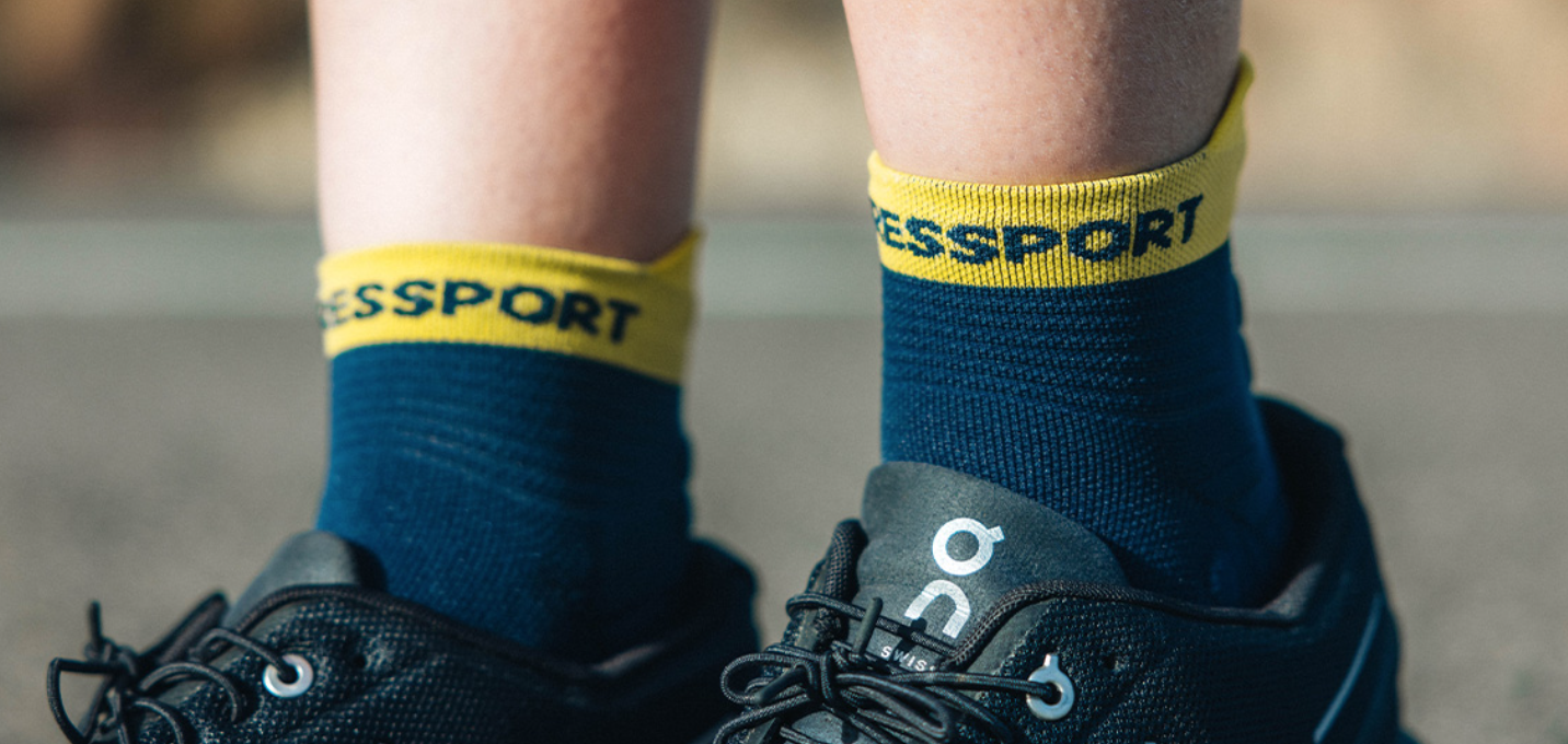 Compressport PRO RACING SOCKS V4.0 RUN LOW ถุงเท้าวิ่ง ถุงเท้ากีฬา ...