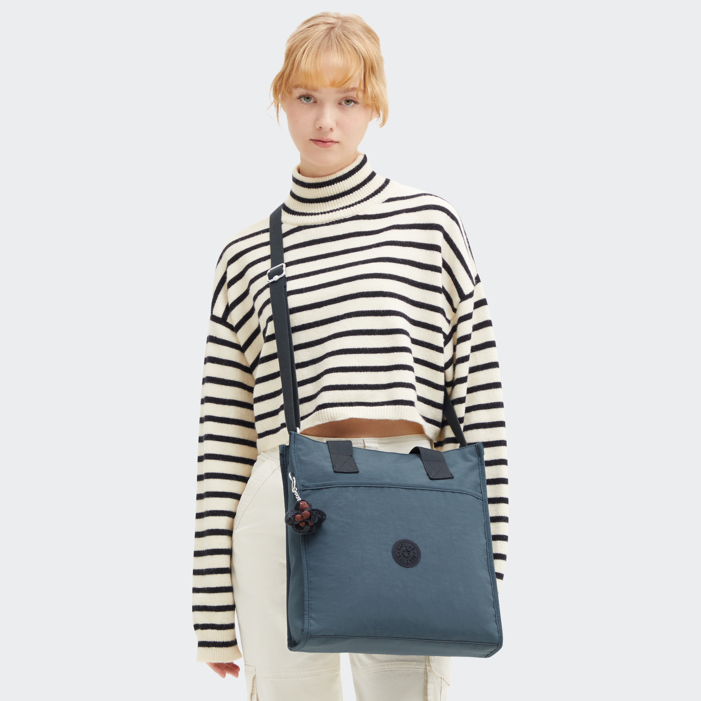 กระเป๋า Kipling รุ่น INARA L สี Noct Grey M | Shopee Thailand