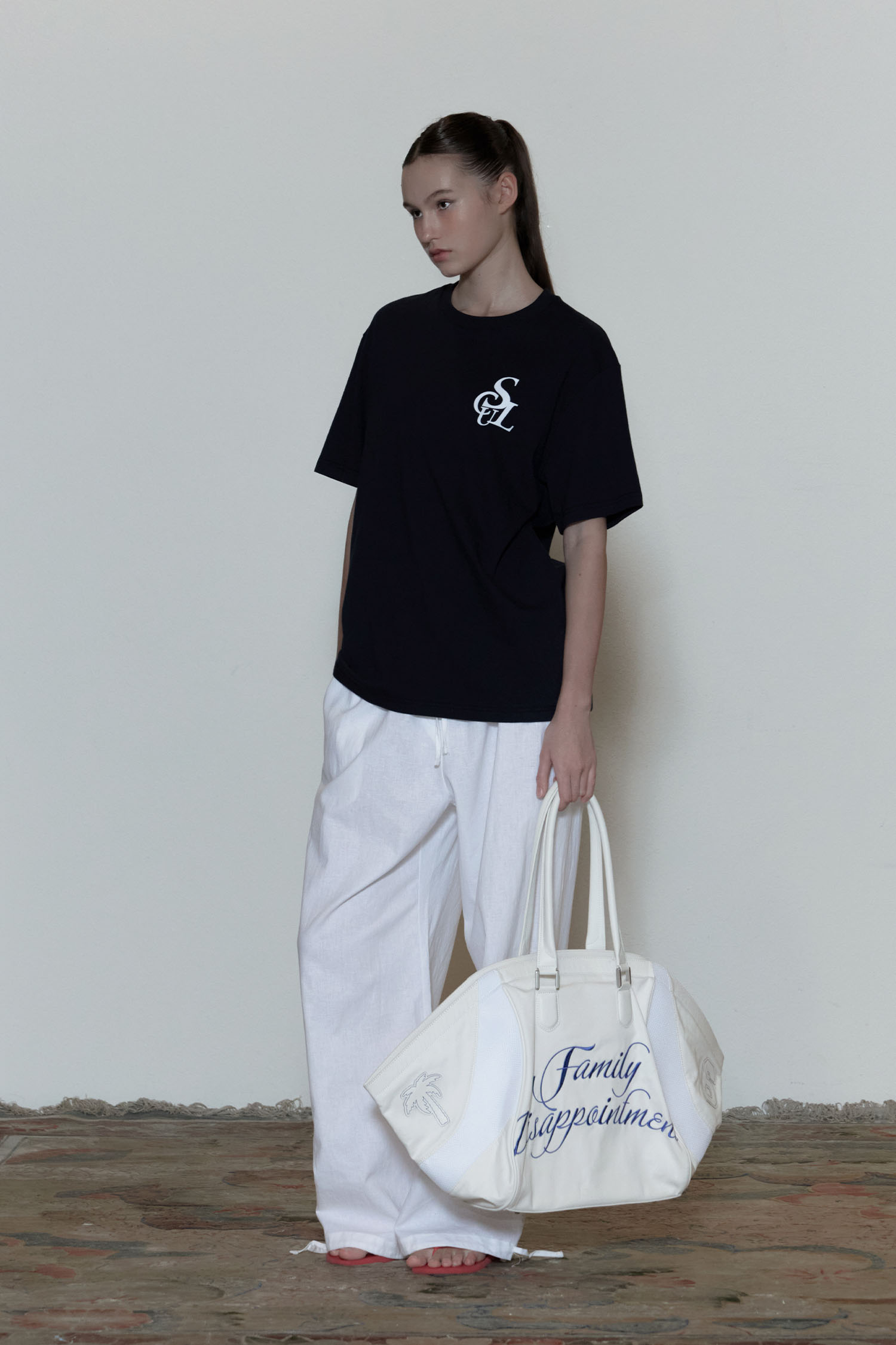★SCULPTOR★ Flocking Symbol Logo Tee White SC24S232WH SCULPTOR® เสื้อยืด Flocking Symbol Logo Tee | Shopee Thailand