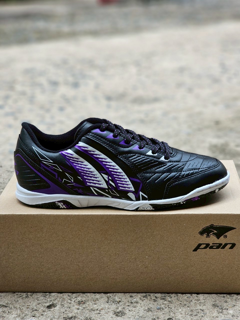  รองเท้าฟุตซอลPAN รุ่น Nitro ELVALOY PF14NB สีดำม่วง (สีคุโรมิ)เป็น Illustration 