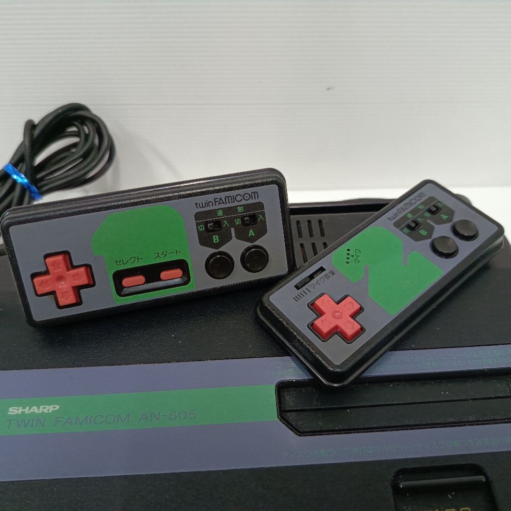 Famicom Sharp Twin จอยโทโบ ใช้งานได้เต็มระบบ ดิสและตลับ ไฟบ้านพร้อมเล่น ...