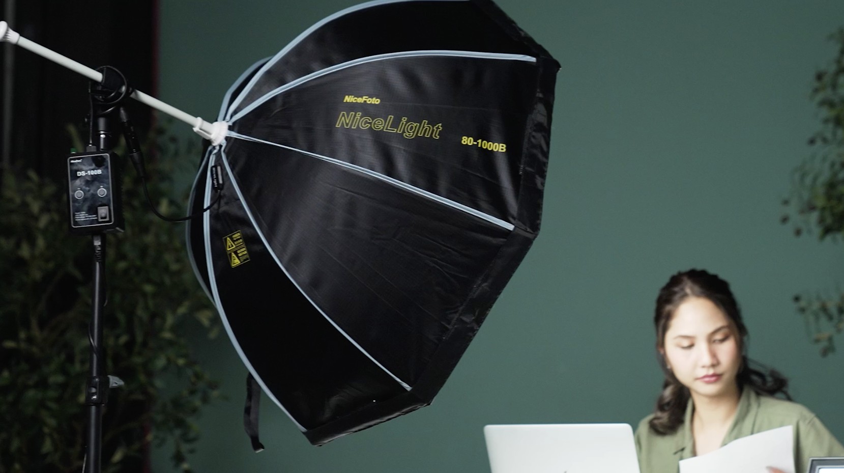 NiceFoto - Studio Umbrella LED Light Starter Kit (DS80-1000B Kit ...