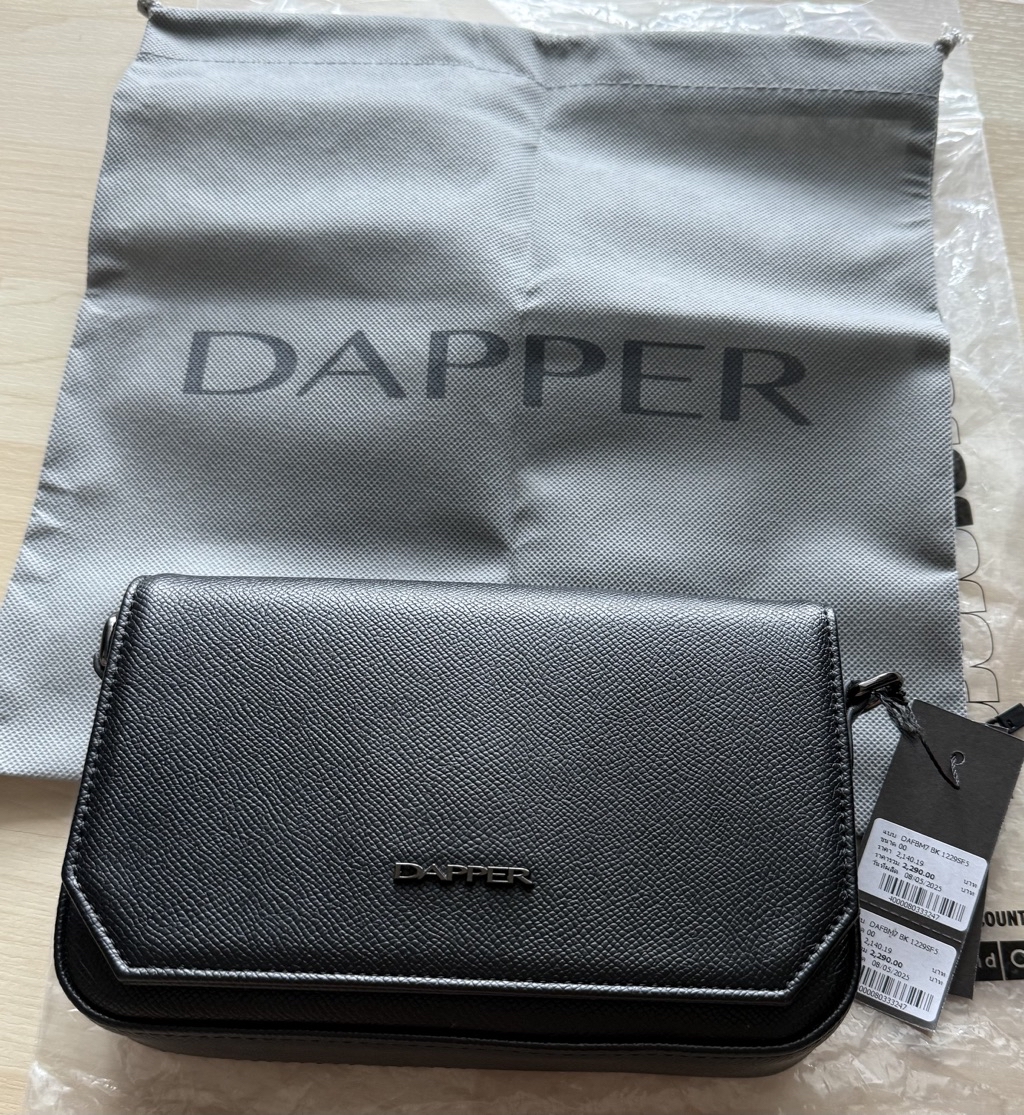 กระเป๋าสะพาย Dapper Essential Mini Crossbody Bag สีดำ สภาพใหม่ | Shopee ...