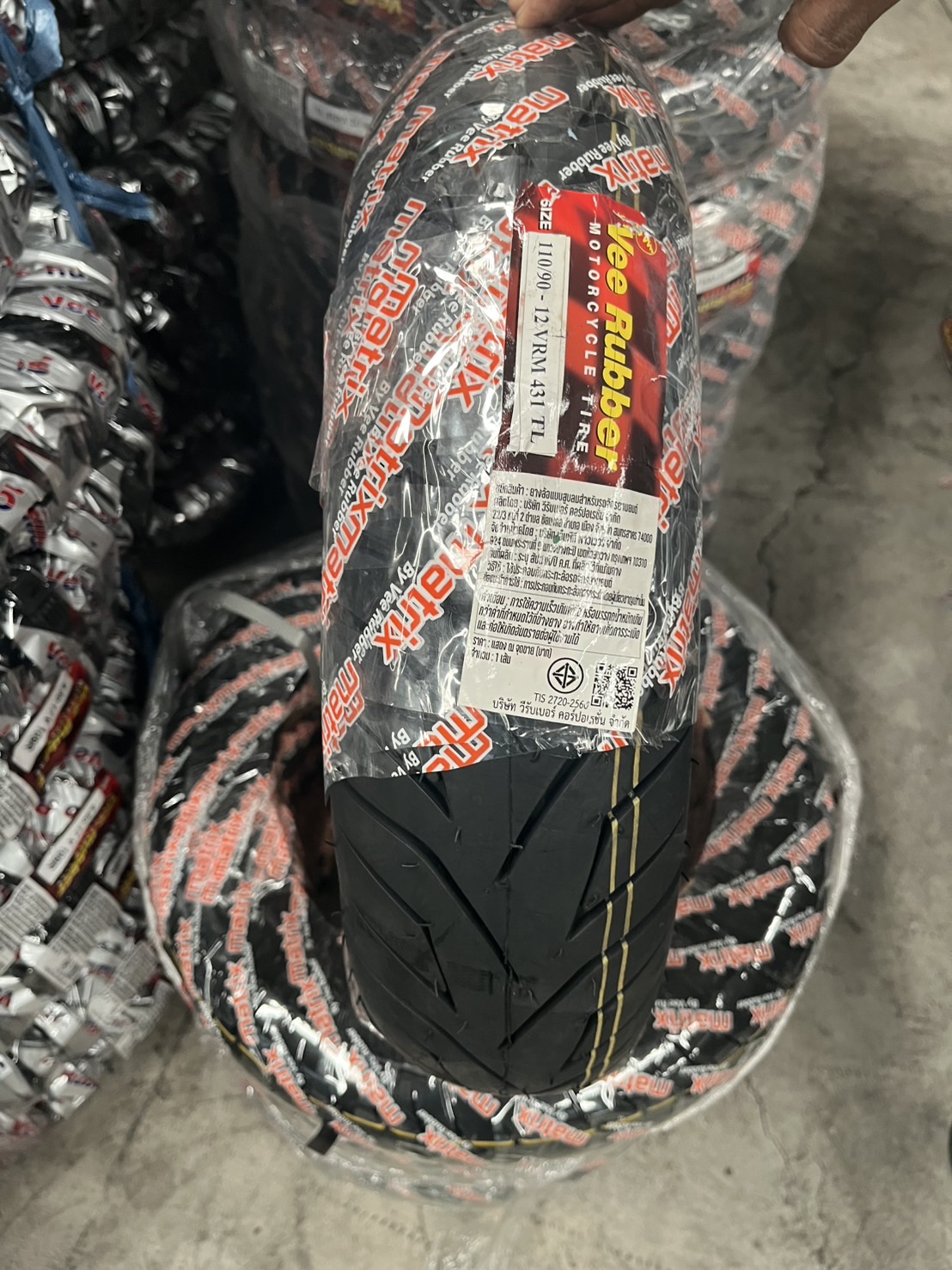 ยางรถมอเตอร์ไซค์ Matrix by Vee Rubber รุ่น VRM 431 ขนาด 100/90-12 ปี25 ...