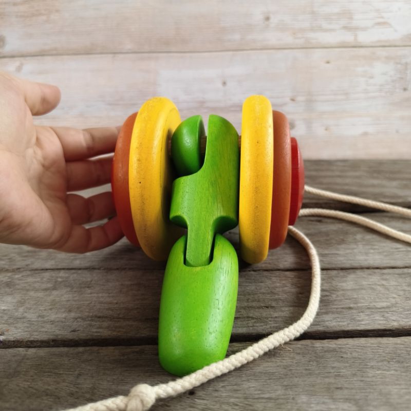 รถไม้ลากจูง แบรนด์ Plantoys มือสอง หลายรุ่น Dancing Alligator /Pull ...